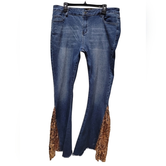 Lucky & Blessed Size 16 Medium Wash Sequin Flared Jeans - Picture 6 of 8